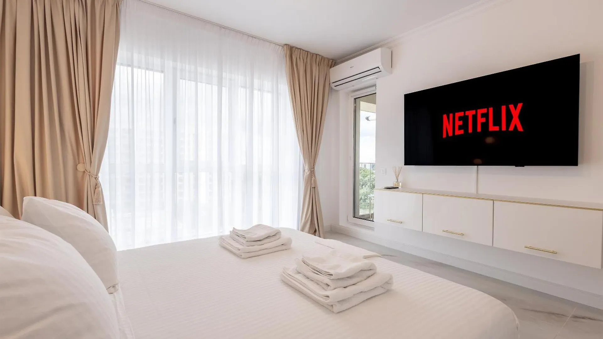 Appartement Marble White Studio 425 Boekarest Roemenië